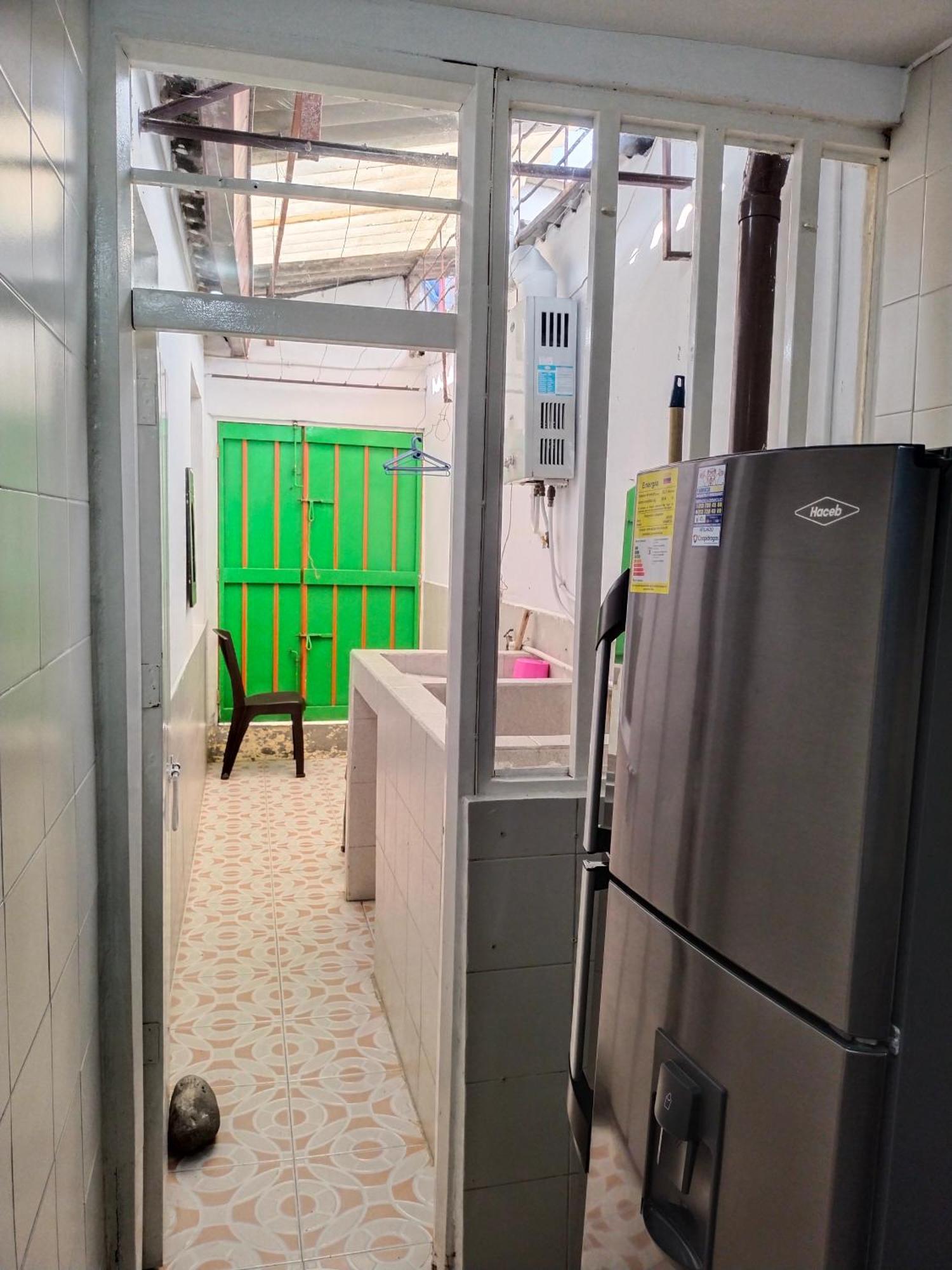 Apartamento Familiar Privado 101 Con Bano Cocina Tv Wifi Sala 살렌토 외부 사진